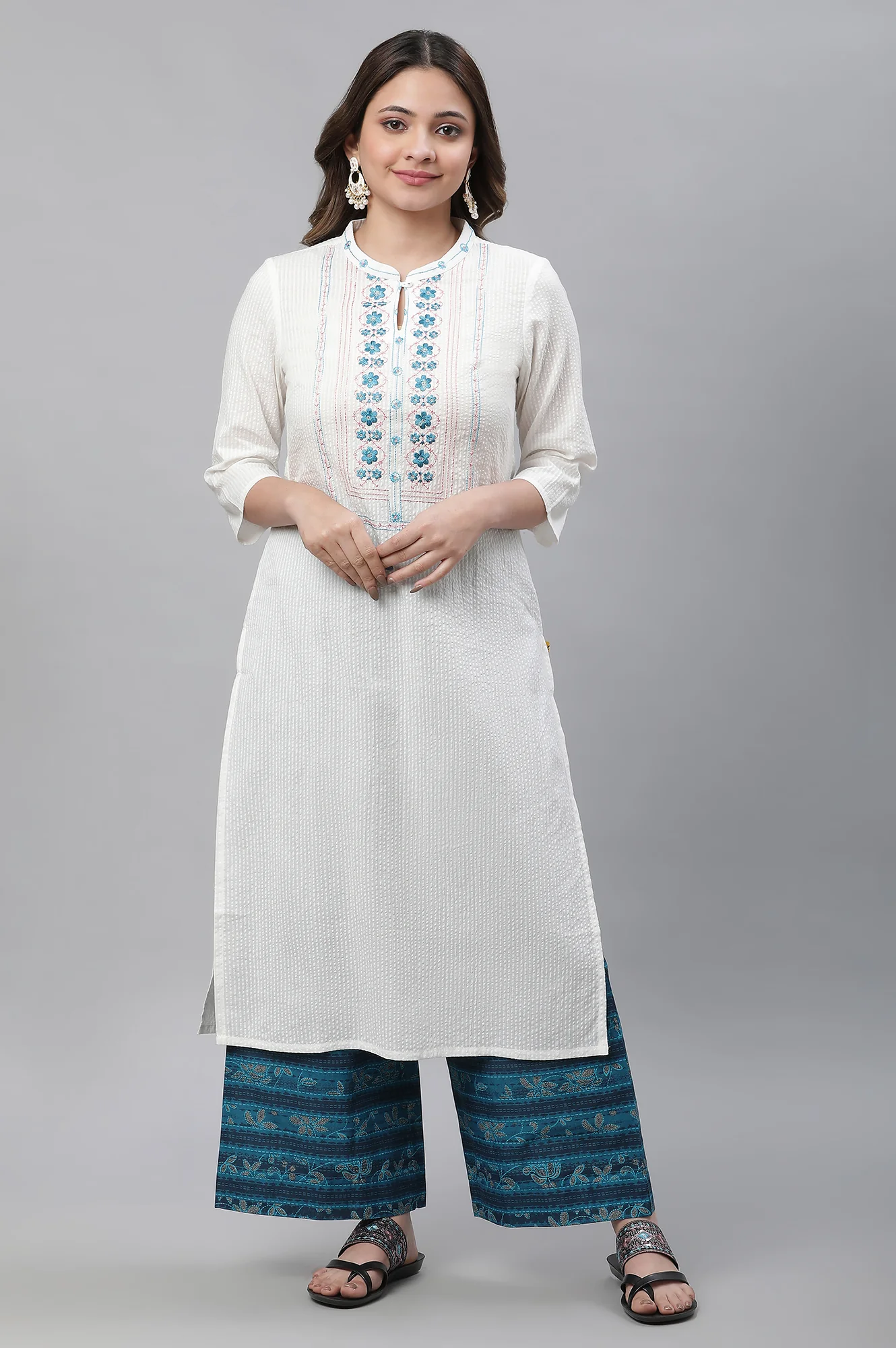 White Embroidered Textured Cotton Kurta - Image 2