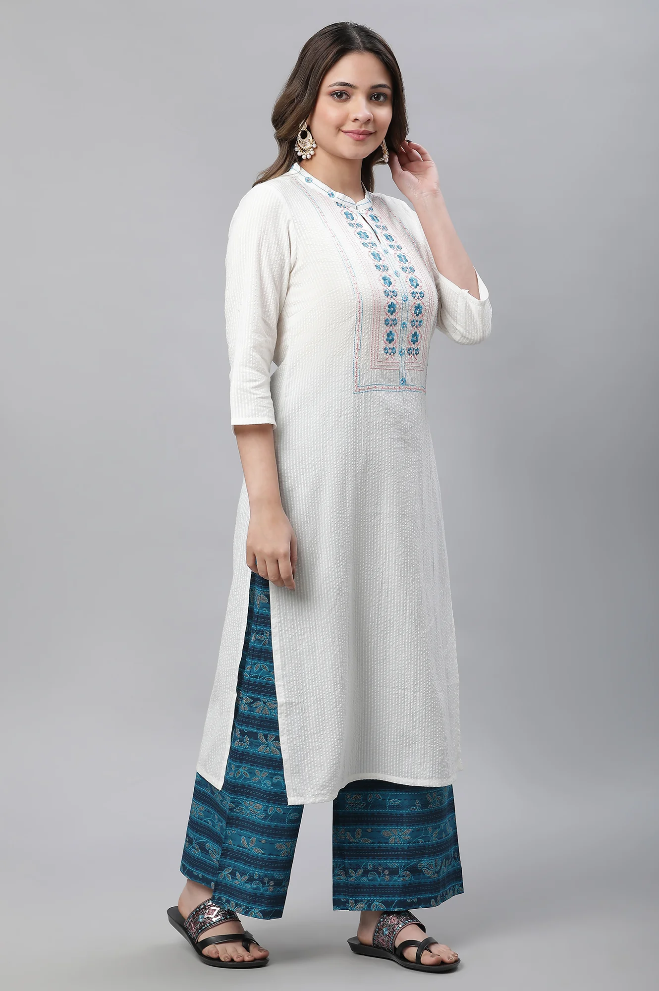 White Embroidered Textured Cotton Kurta - Image 5