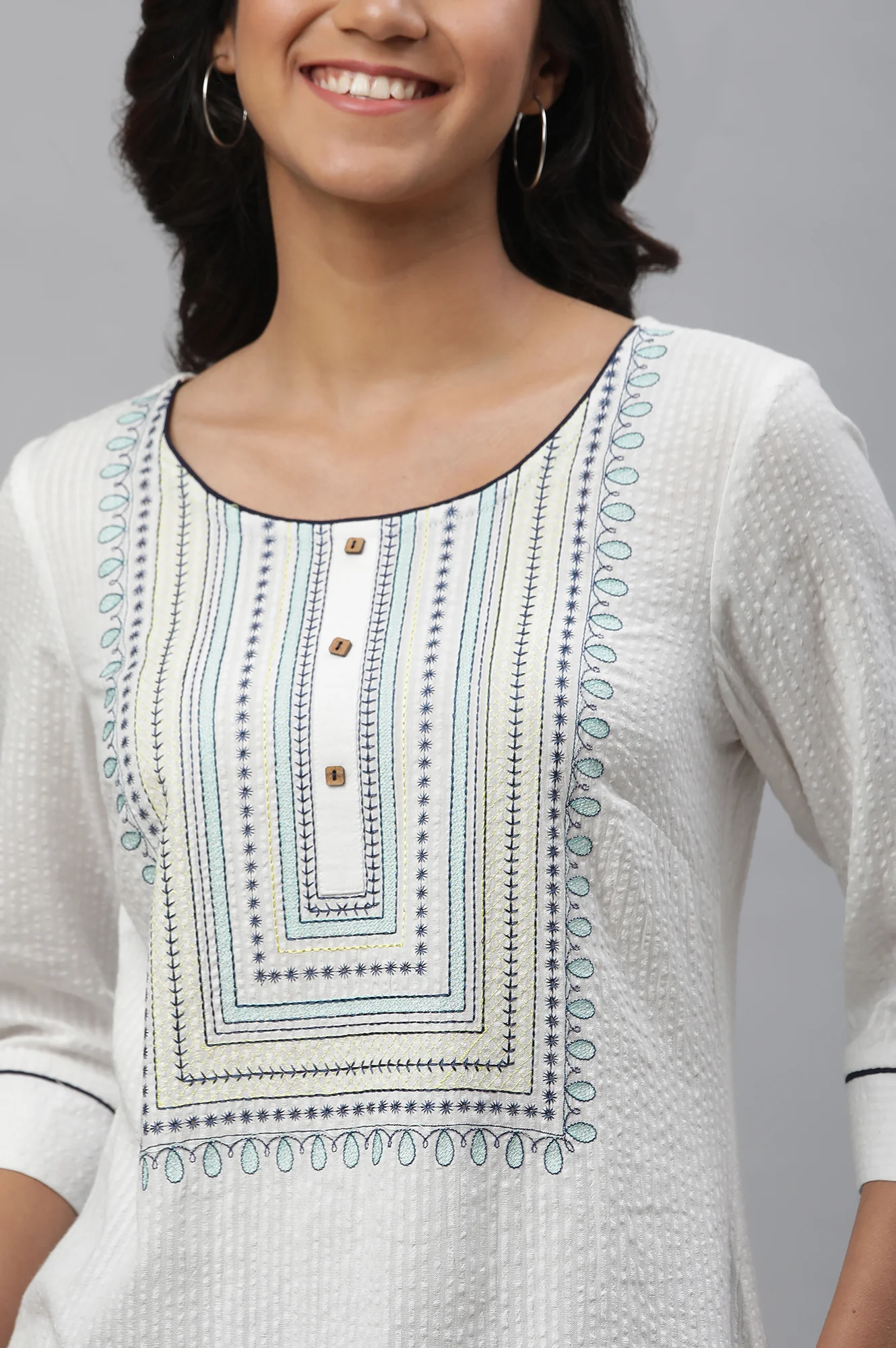 White Embroidered Textured Cotton Kurta - Image 6