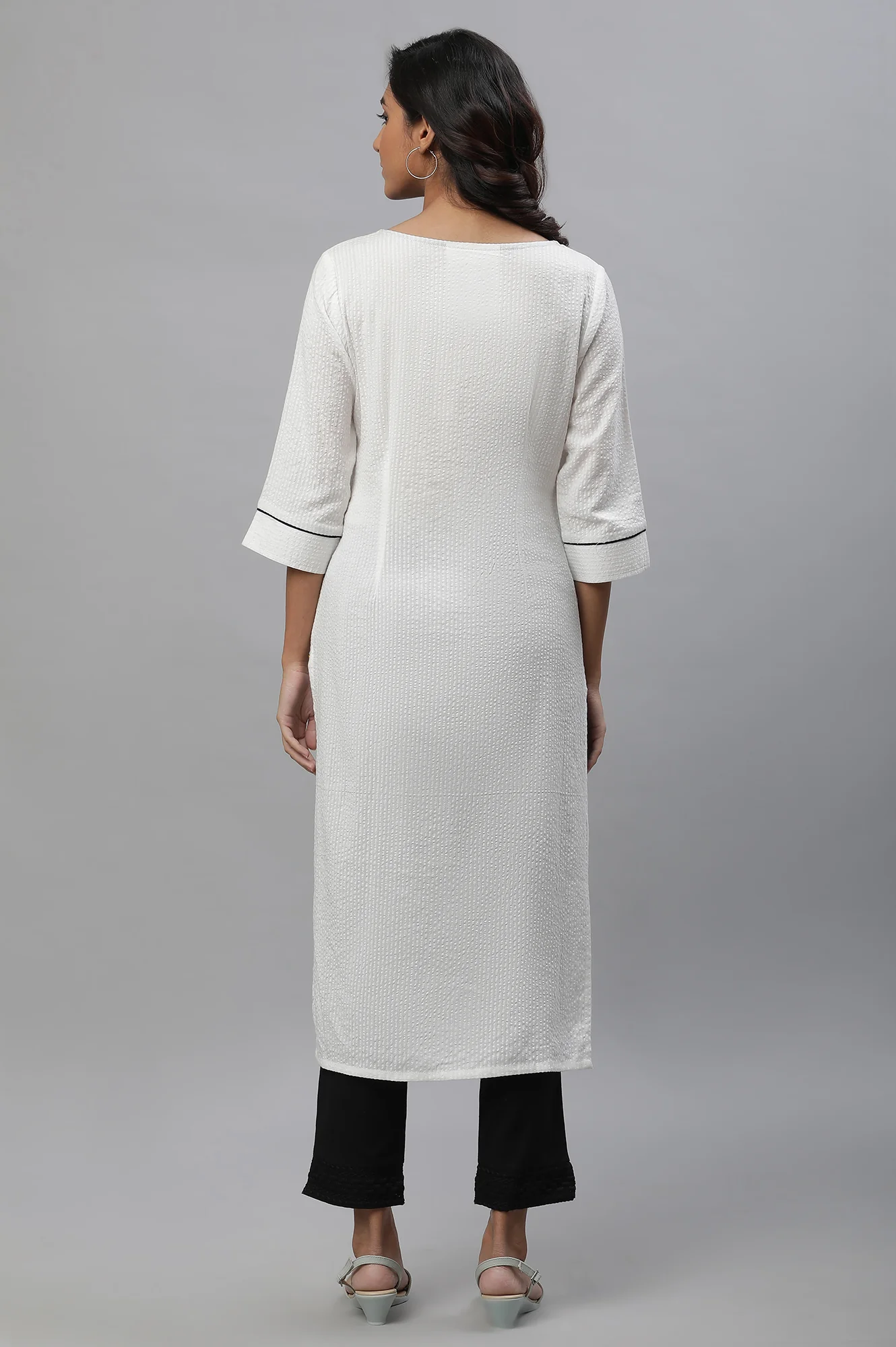 White Embroidered Textured Cotton Kurta - Image 4