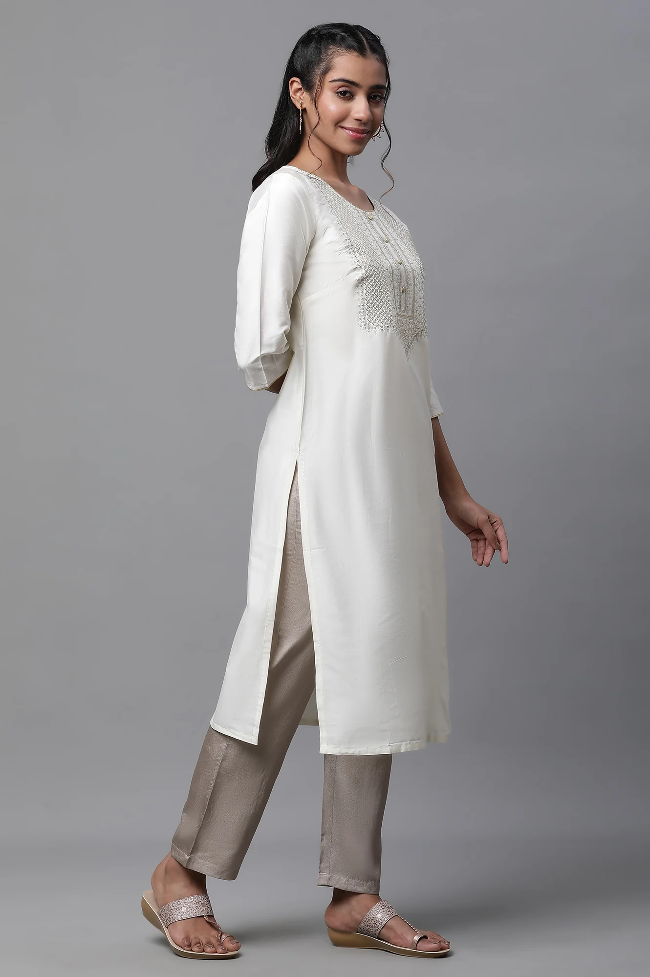 White Embroidered Zari Work Straight Woven Kurta - Image 5