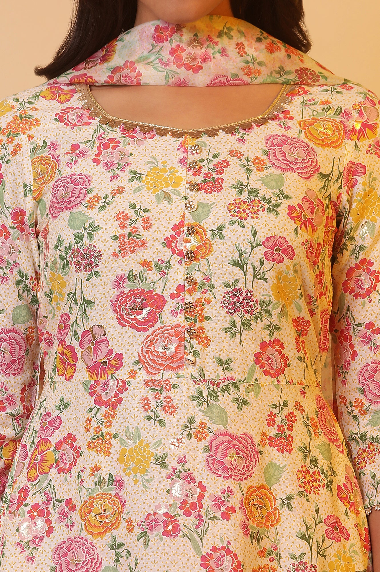 White Floral Printed Flared Kurta, Pants and Dupatta Set - Image 8