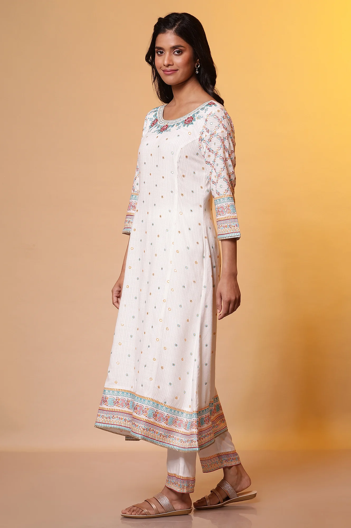 White Floral Printed Flared Kurta, Trousers and Dupatta Set - Image 3