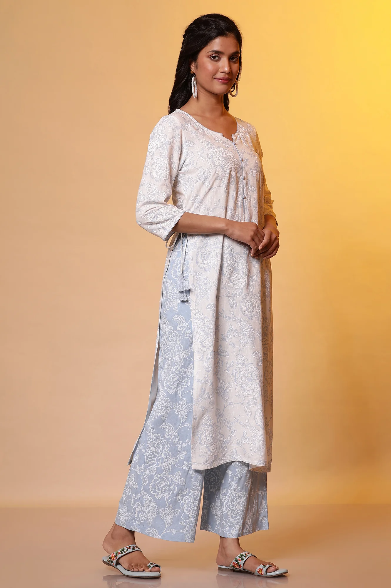 White Floral Printed Kurta and Pants Set - Image 6