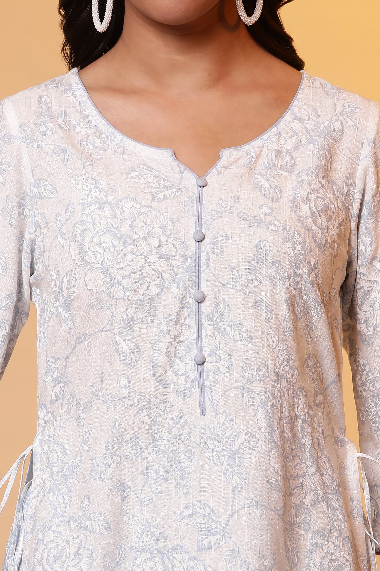 White Floral Printed Kurta and Pants Set - Image 7