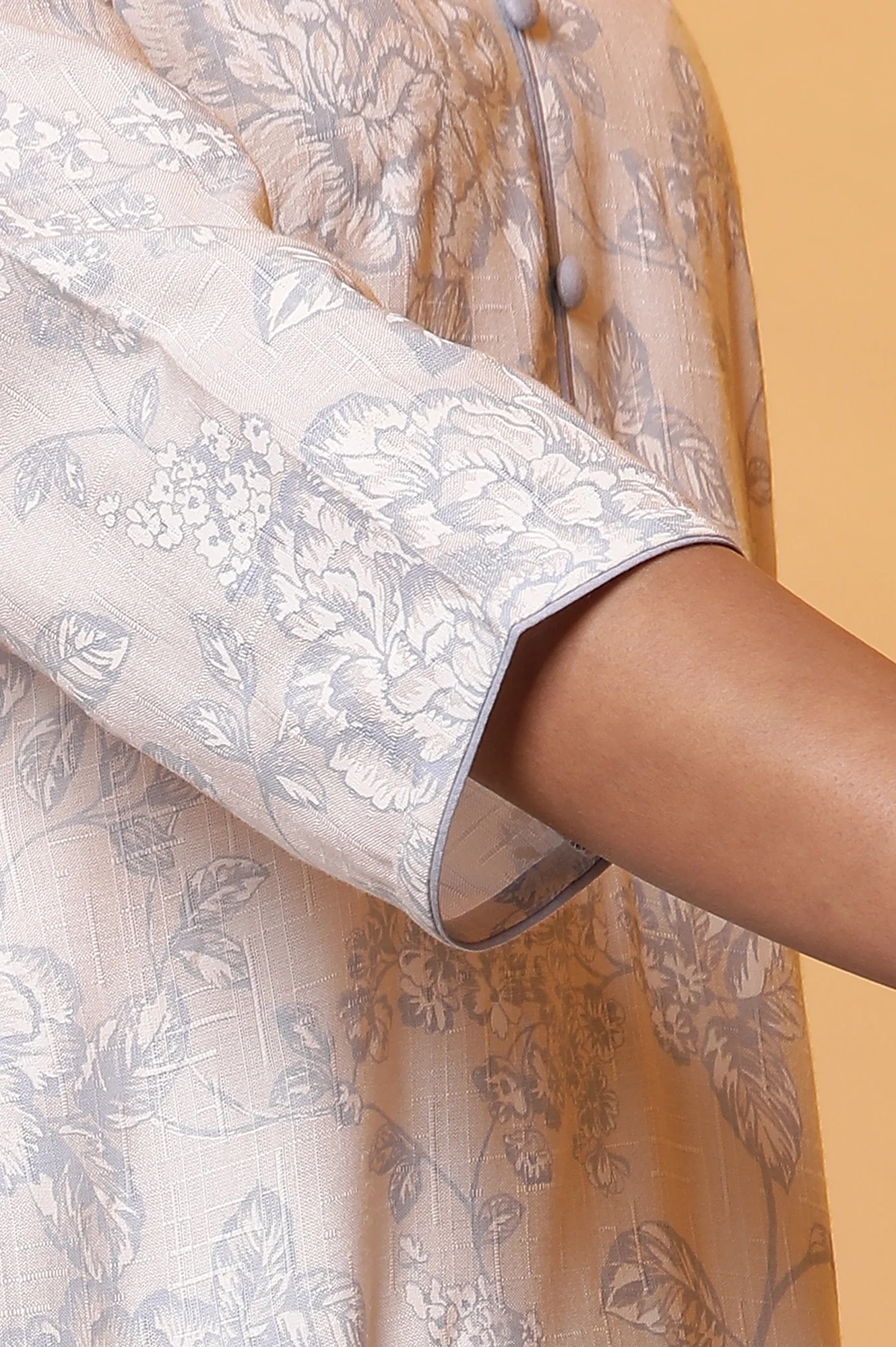 White Floral Printed Kurta and Pants Set - Image 8