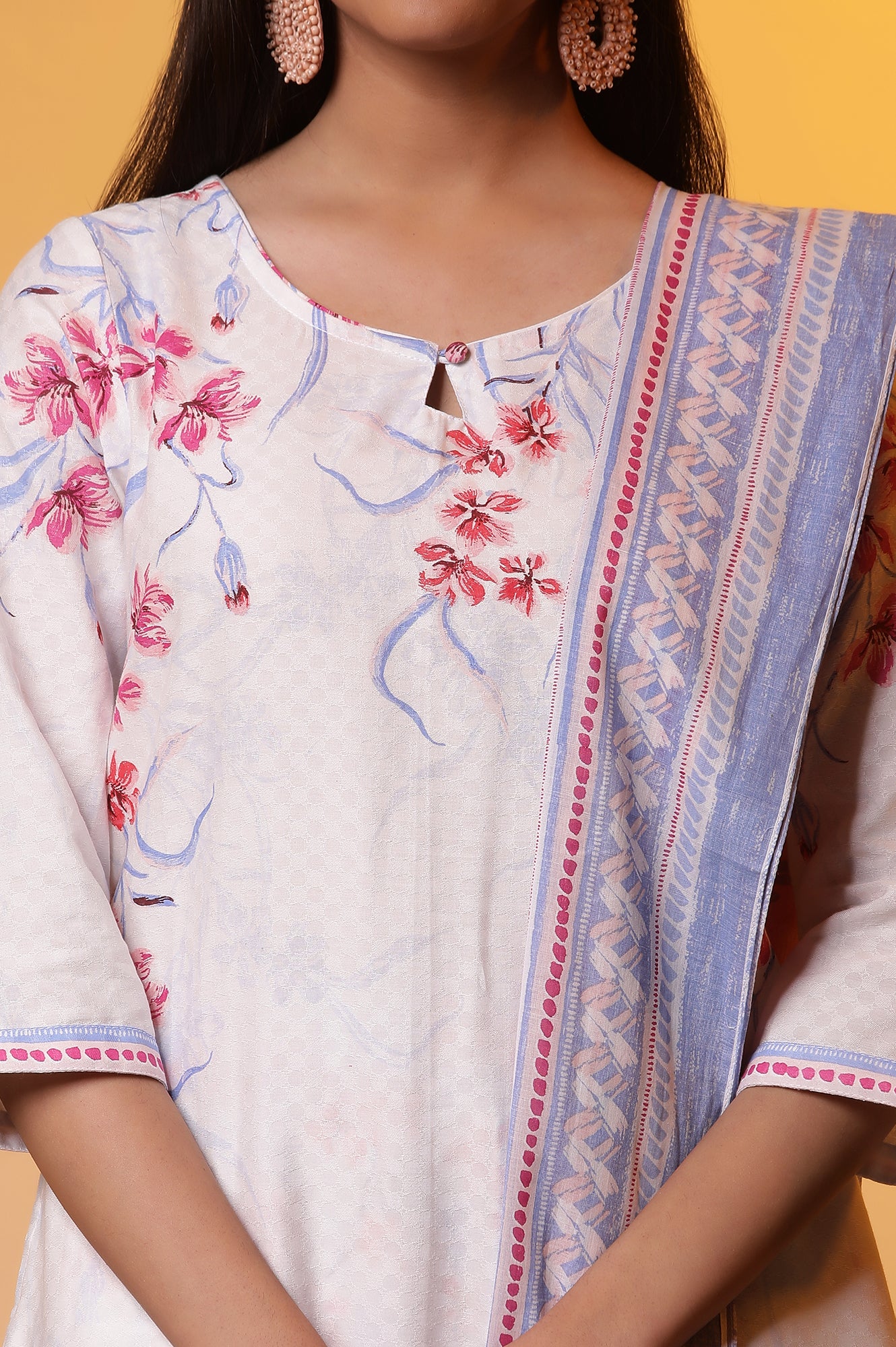 White Floral Printed Kurta, Pants and Dupatta Set - Image 6