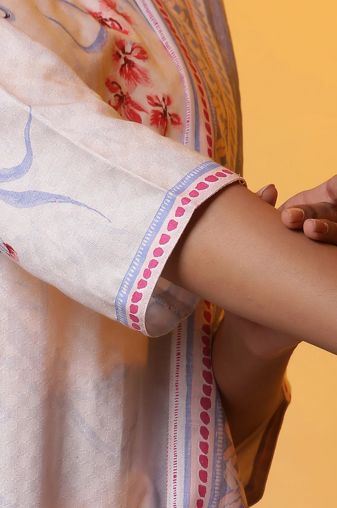 White Floral Printed Kurta, Pants and Dupatta Set - Image 7
