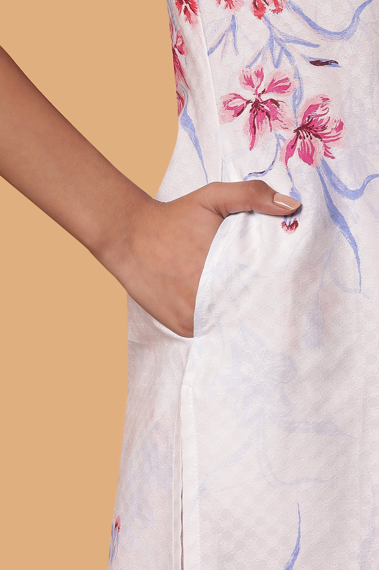 White Floral Printed Kurta, Pants and Dupatta Set - Image 8