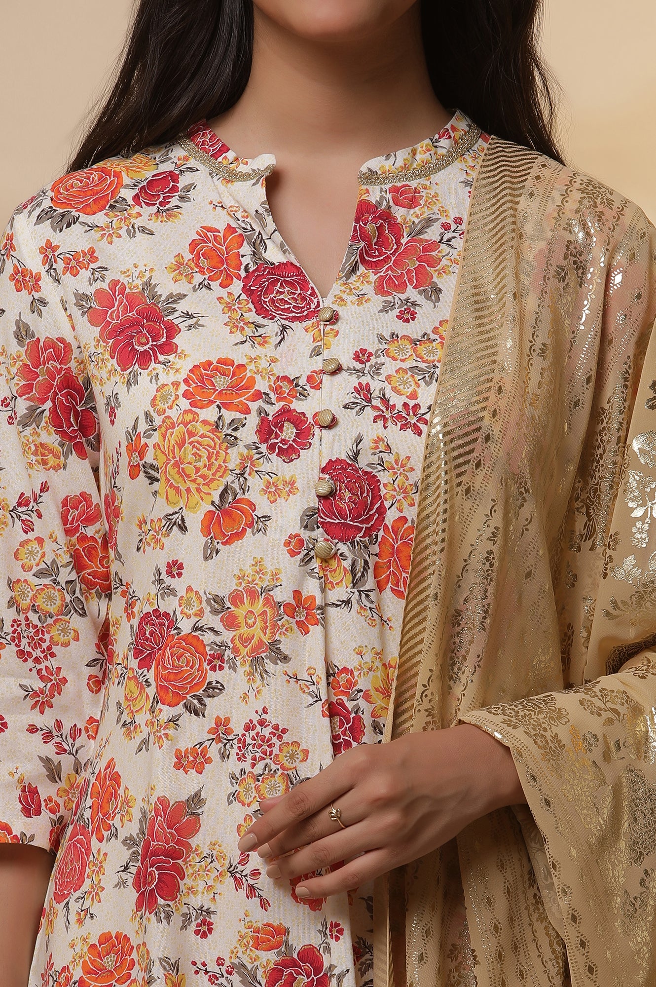 White Floral Printed Kurta, Pants and Dupatta Set - Image 6