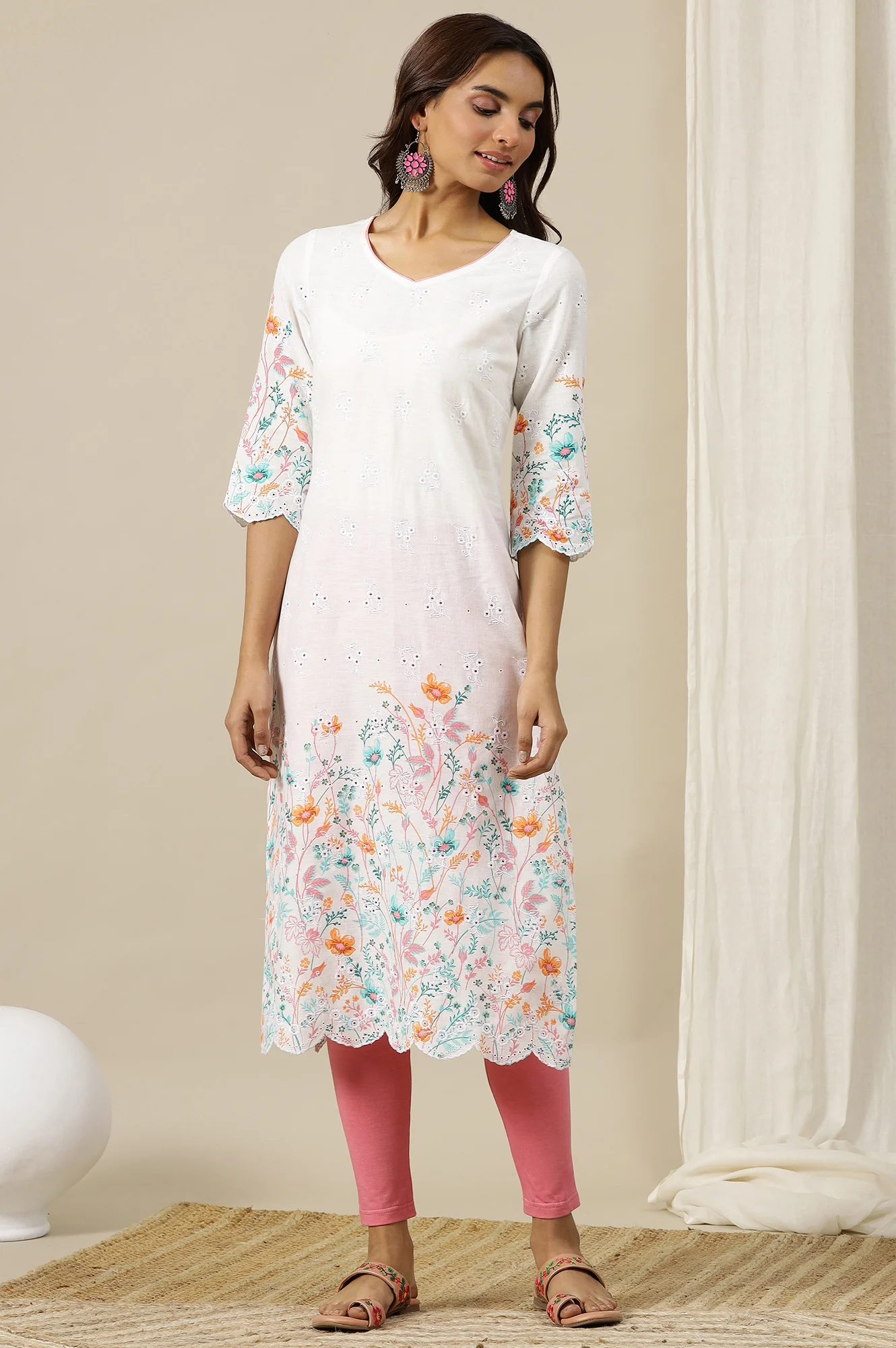White Floral Printed Schiffli Embroidered Sweetheart Neck Straight Kurta - Image 3
