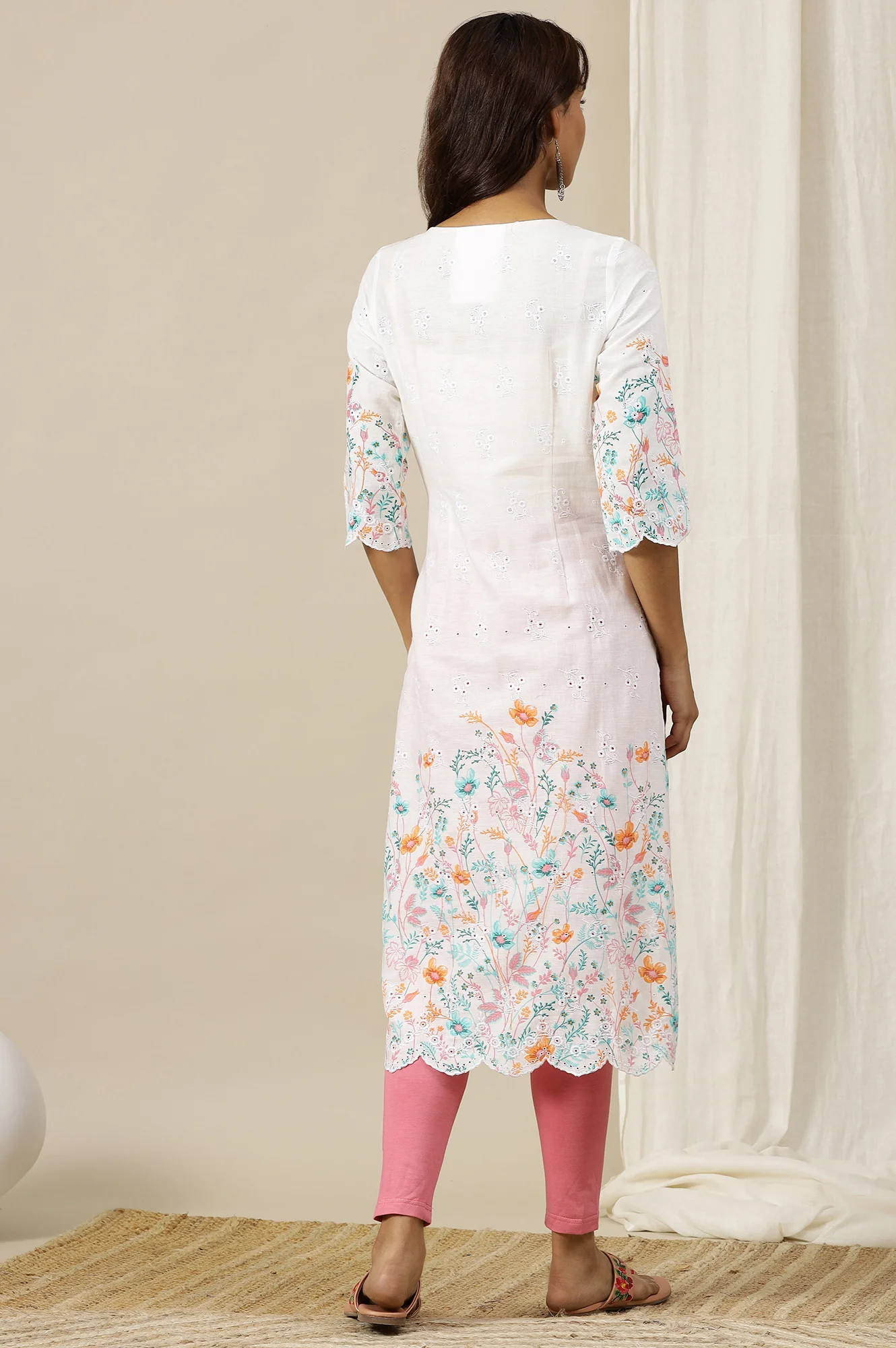 White Floral Printed Schiffli Embroidered Sweetheart Neck Straight Kurta - Image 6