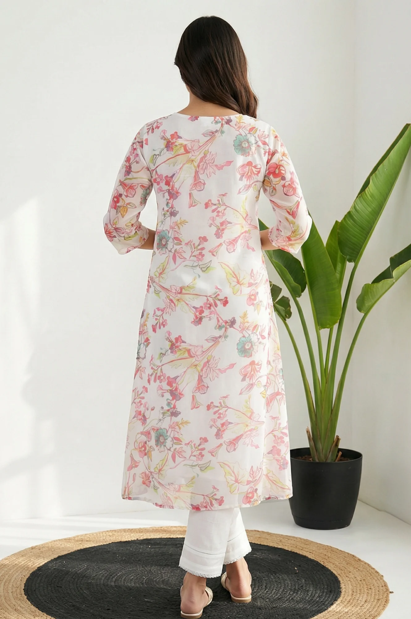 White Floral Printed Straight Kurta - Image 4