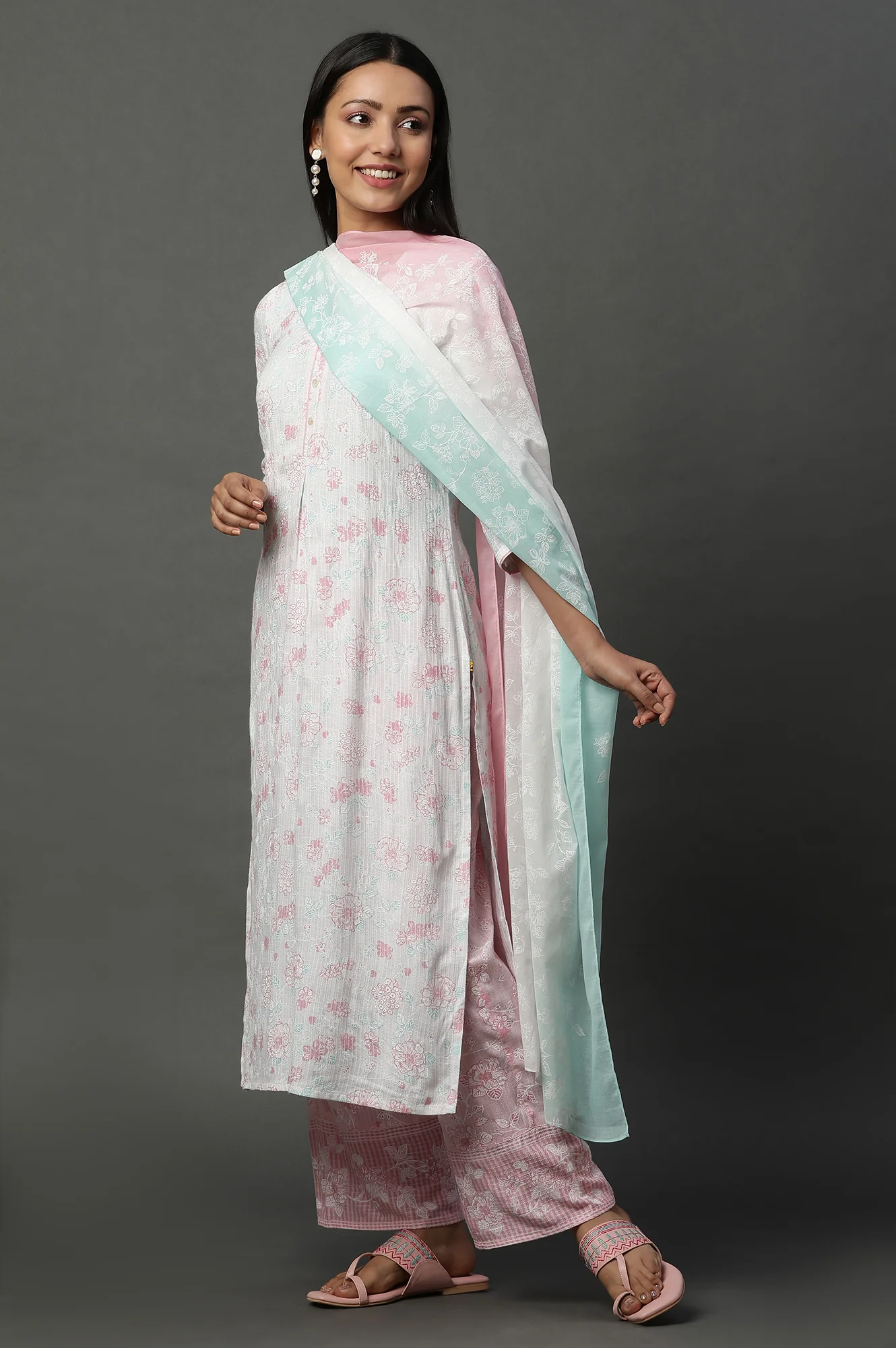 White Floral Printed V-neck Kurta - Image 6
