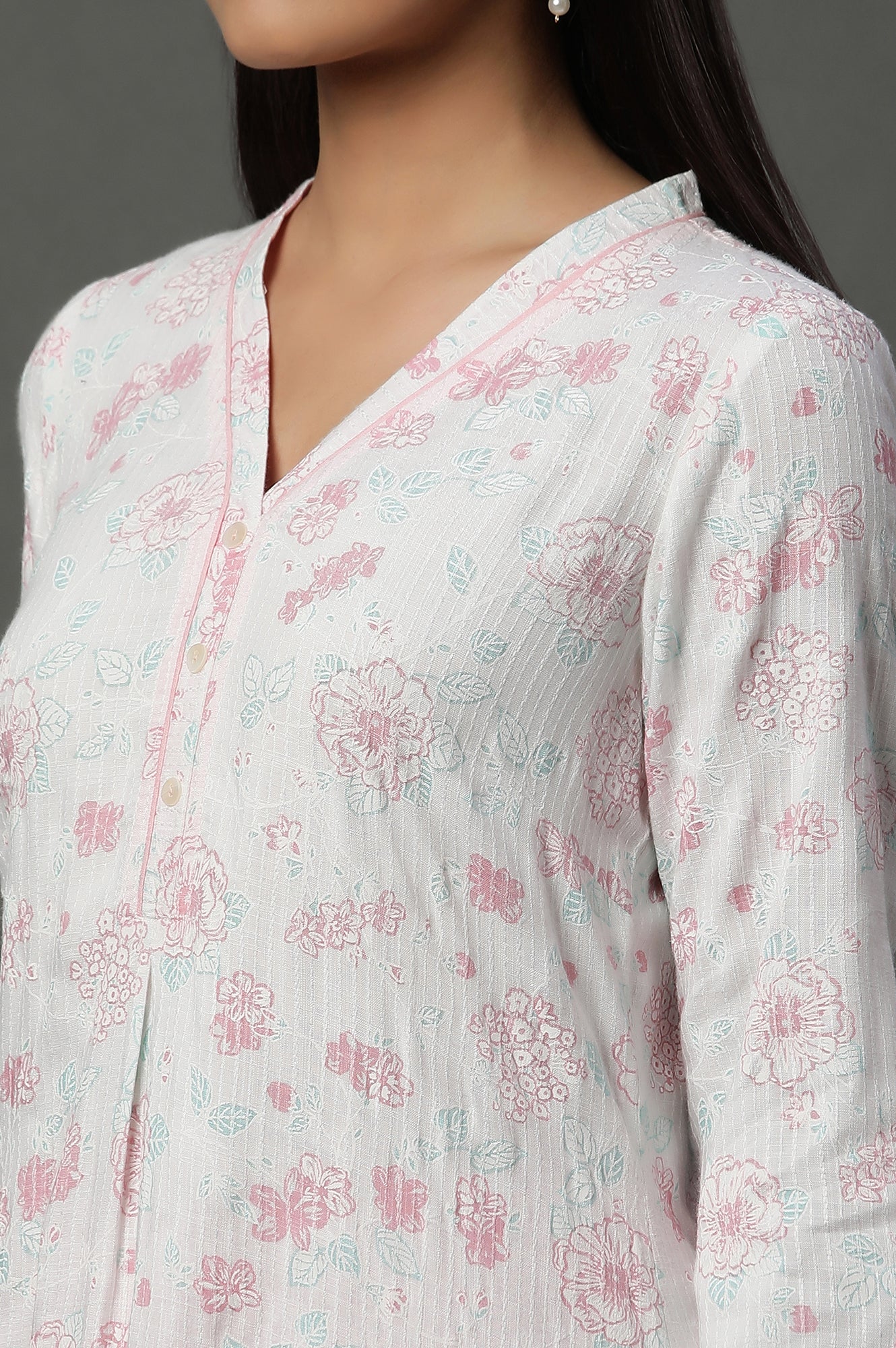 White Floral Printed V-neck Kurta - Image 8
