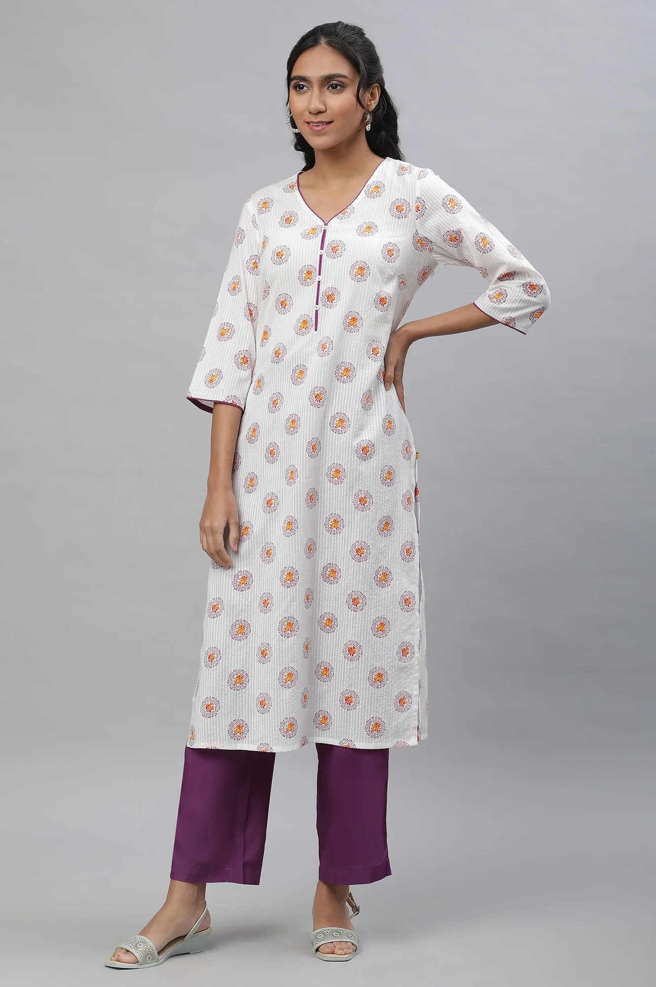 White Floral Straight Cotton Kurta - Image 3