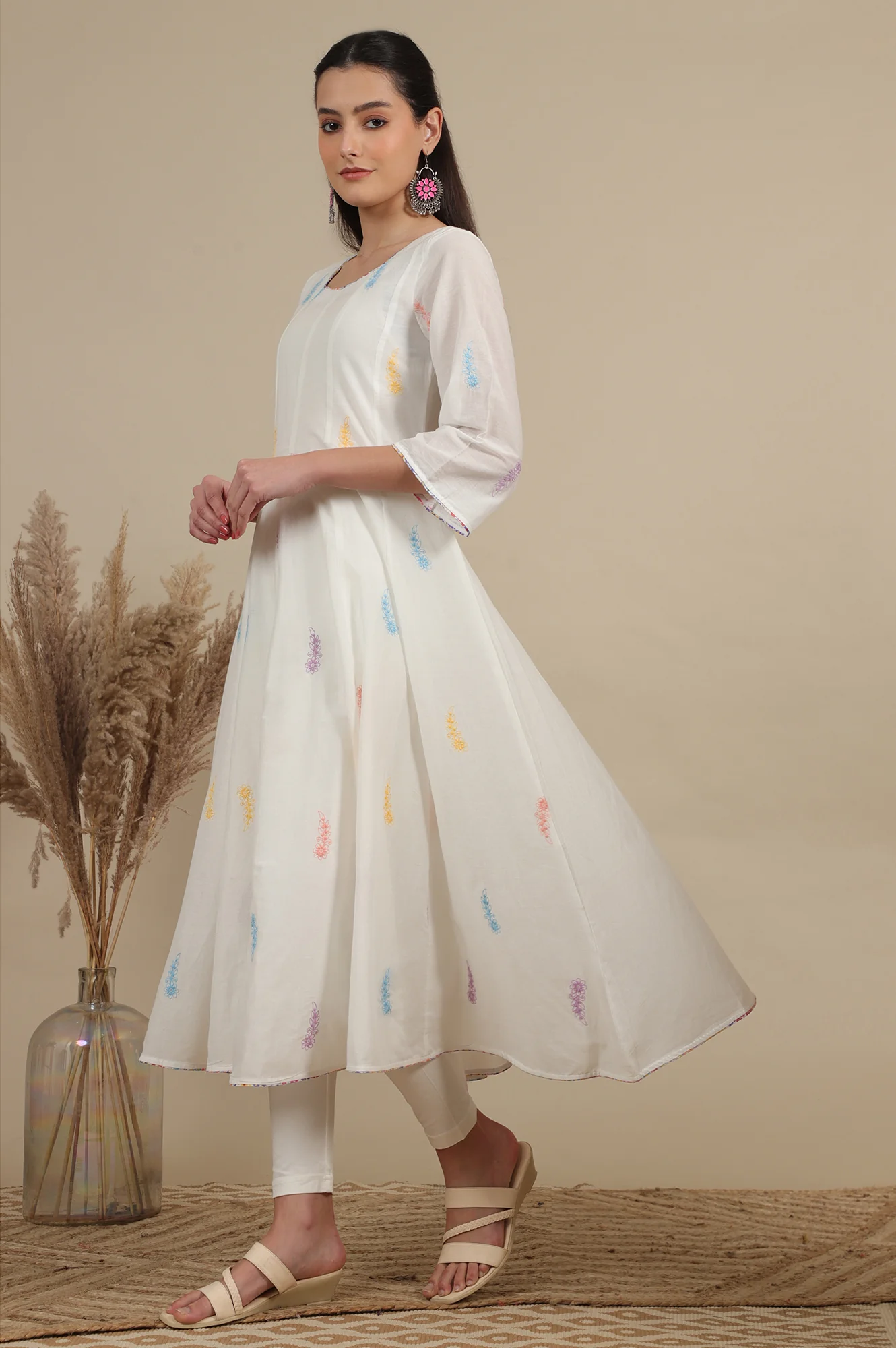 White Floral Thread Embroidered Pure Cotton Anarkali Kurta, Leggings and Dupatta Set - Image 5