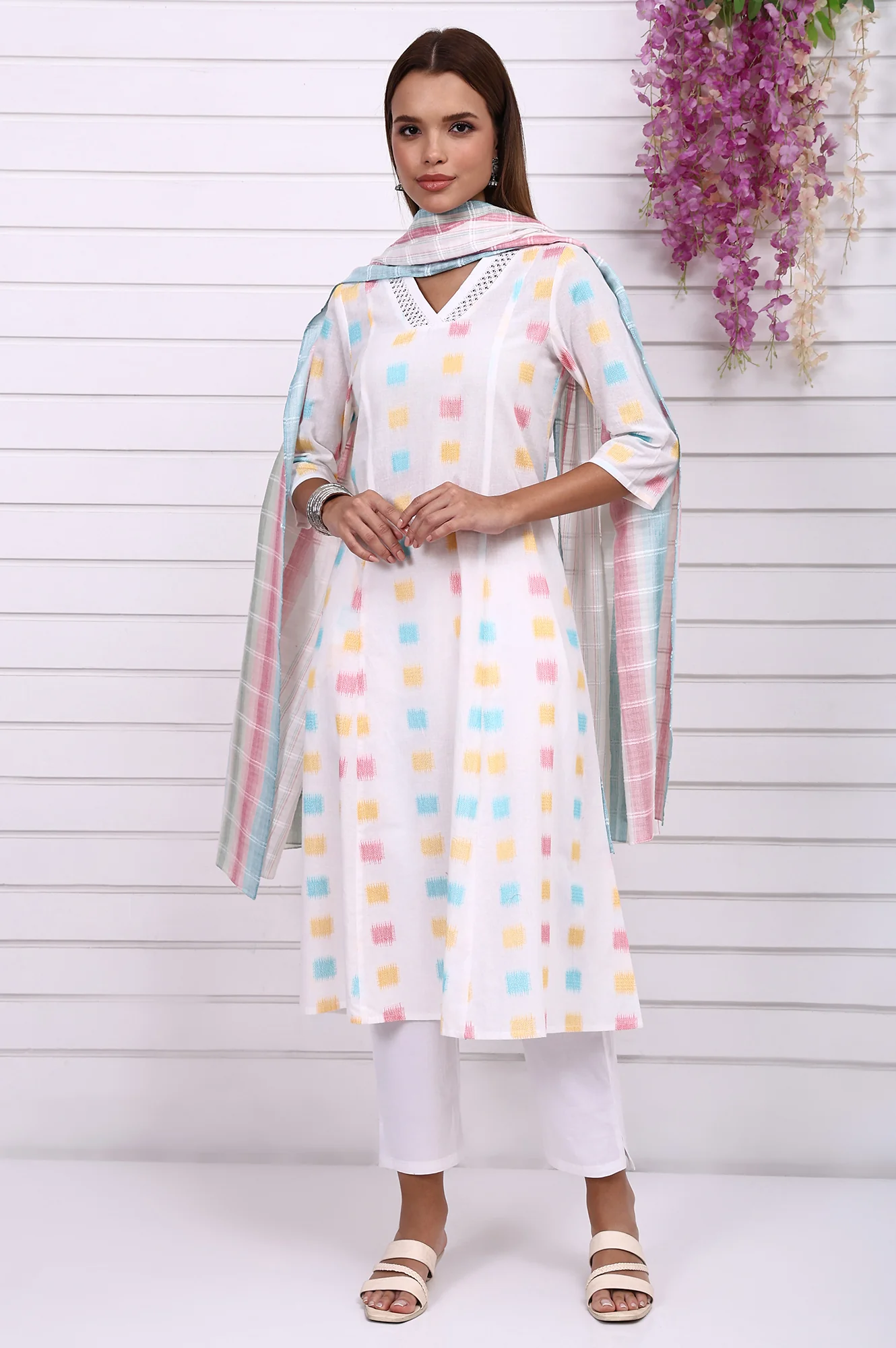 White Geometric Printed Cotton Rayon Anarkali Kurta - Image 7