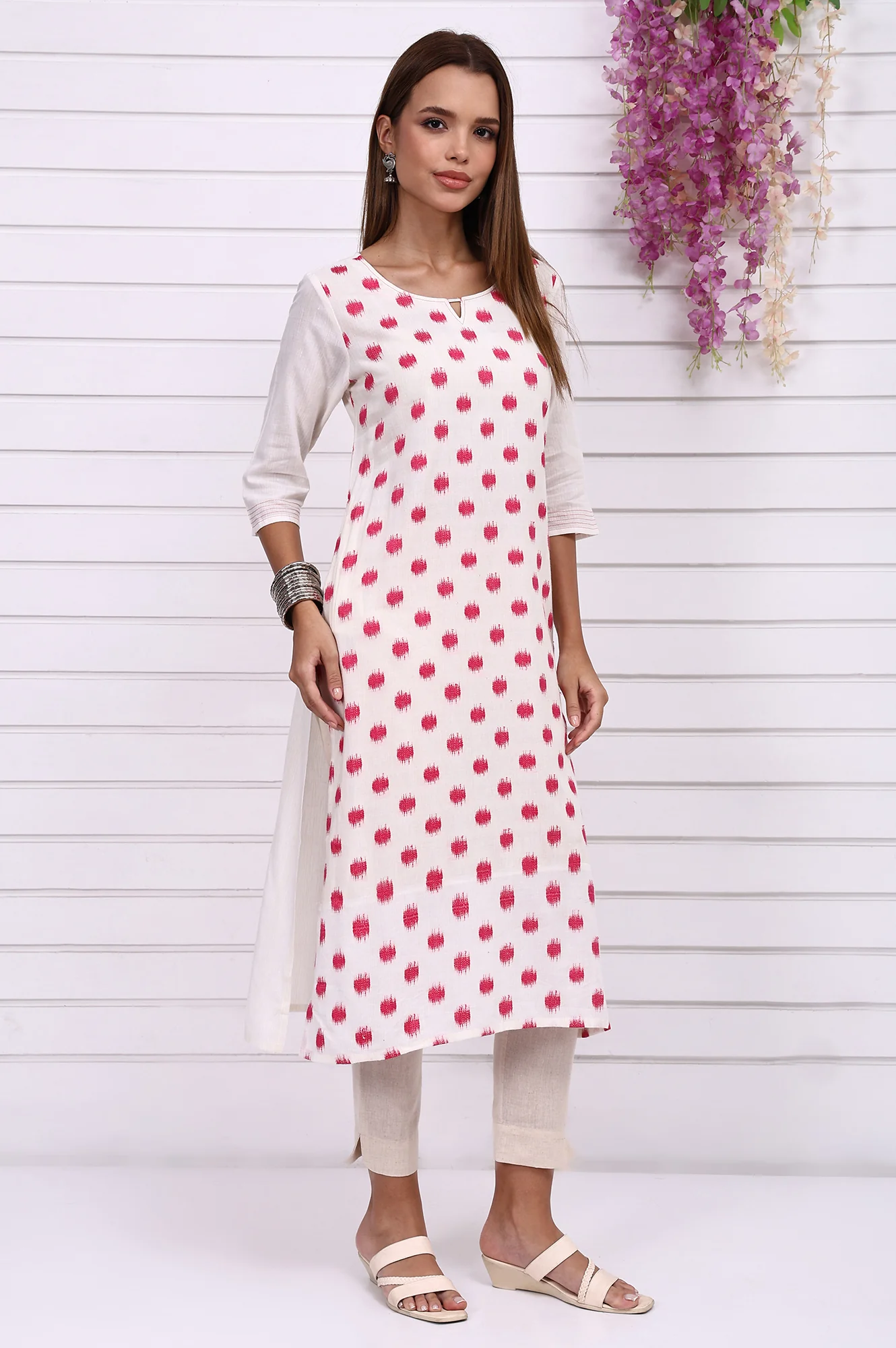 White Geometric Printed Cotton Rayon Straight Kurta - Image 6