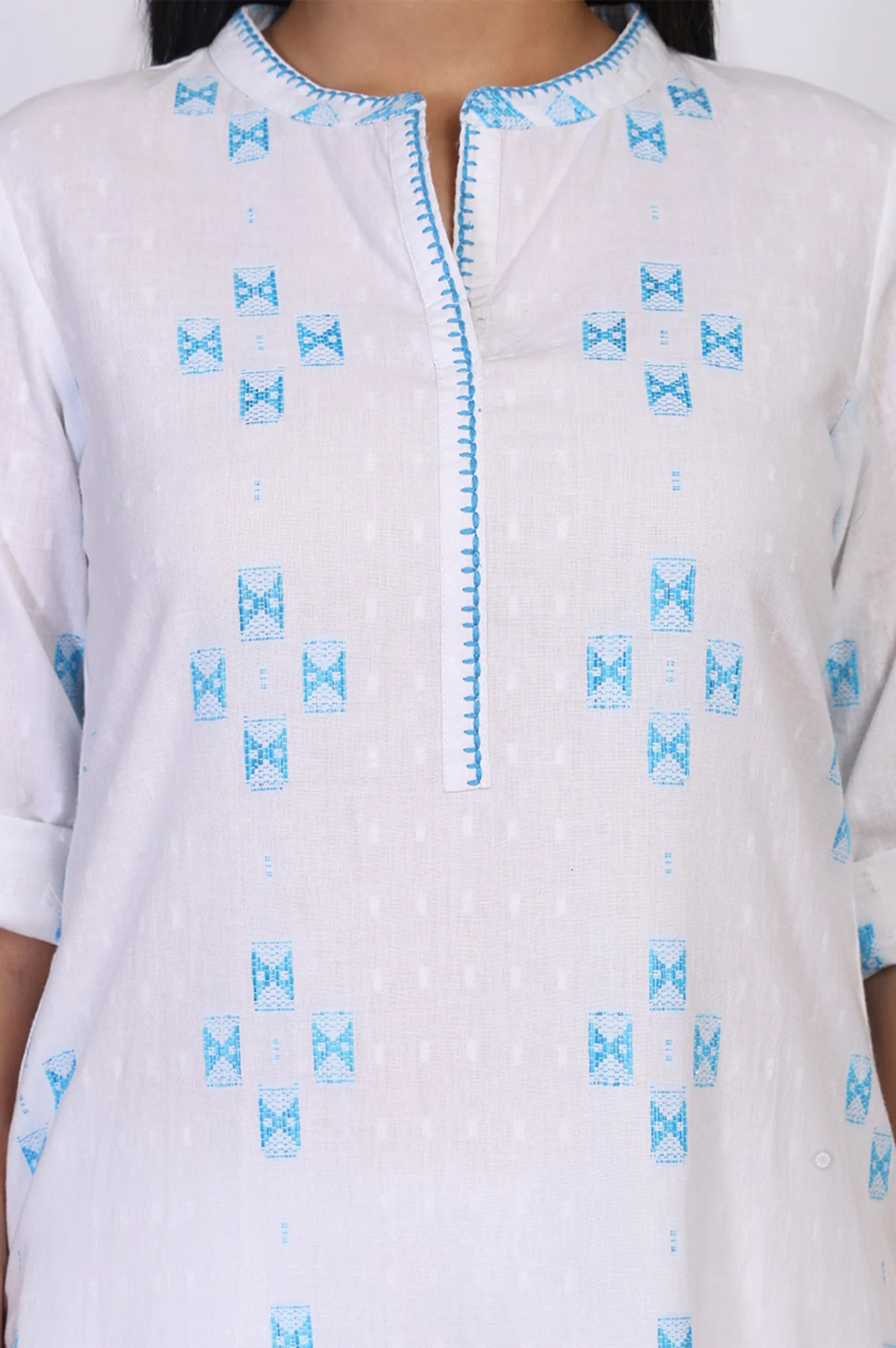 White Geometric Printed Thread Work Pure Cotton Straight Kurta - Image 2