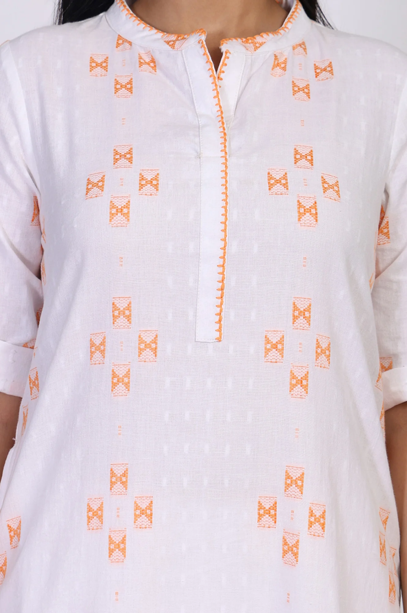White Geometric Printed Thread Work Pure Cotton Straight Kurta - Image 2