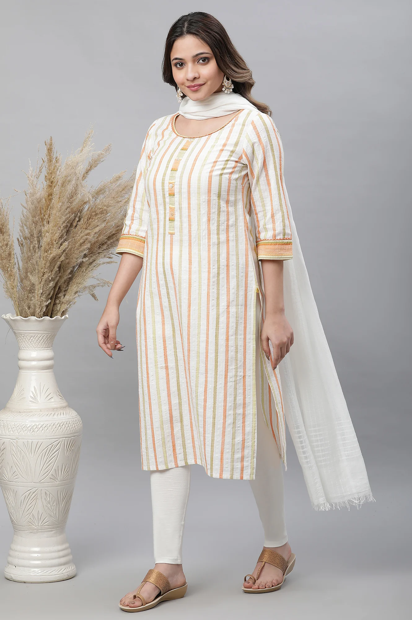 White Geometric Woven Rectangular Cotton Dupatta - Image 3