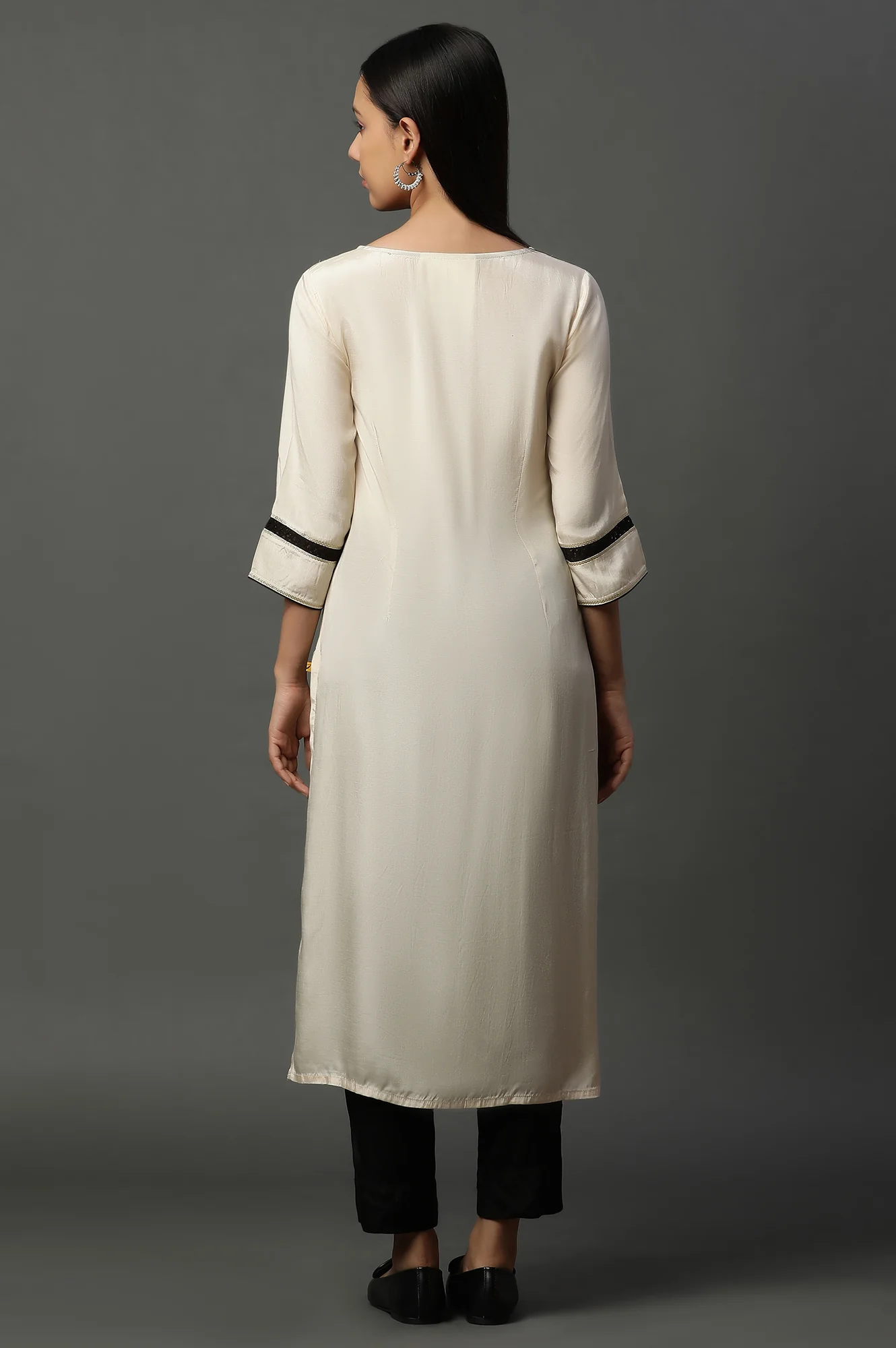 White Shantung Embroidered Kurta - Image 4