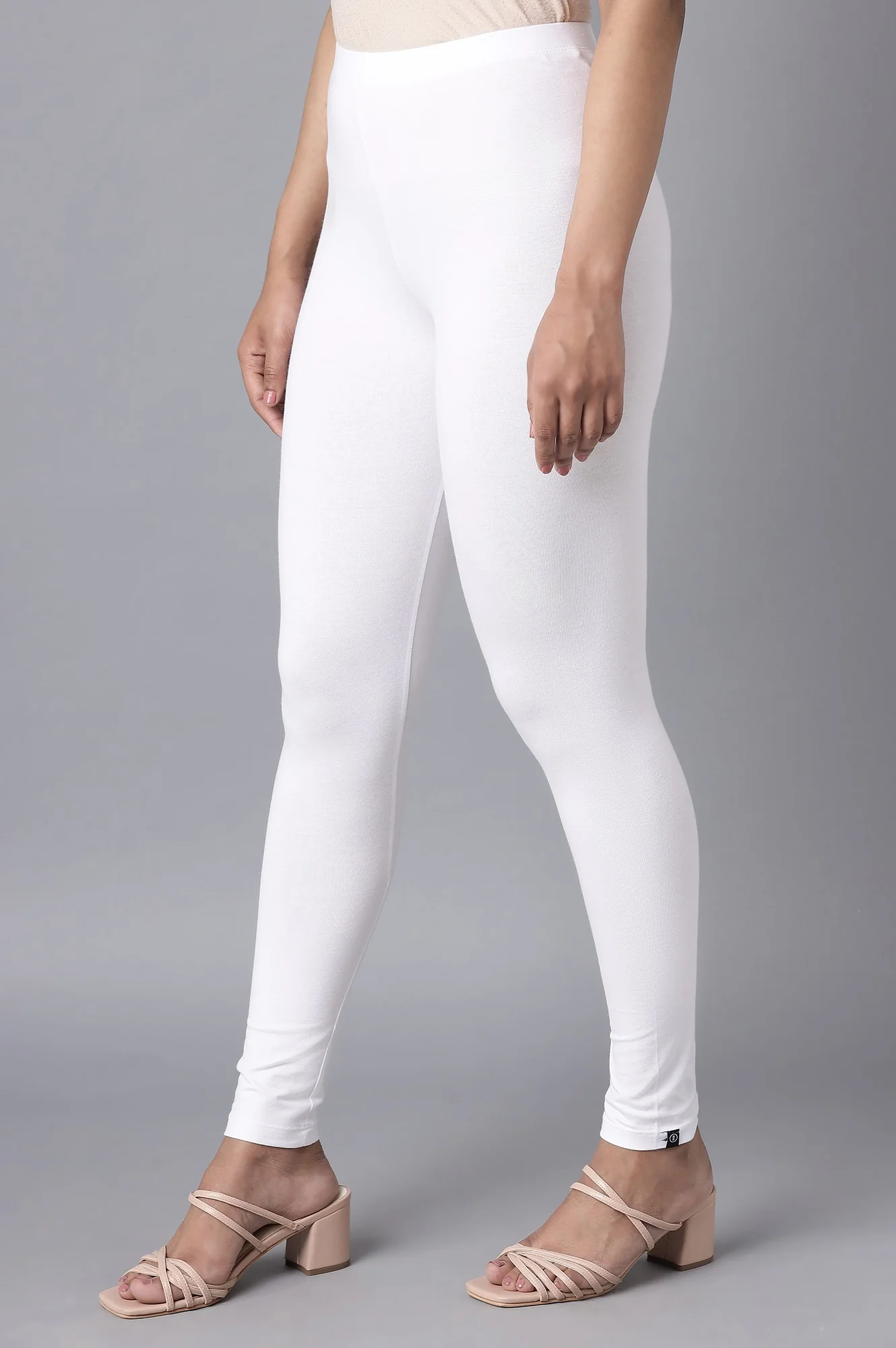 White Solid Cotton Lycra Skinny Fit Ankle Length High Rise Leggings - Image 3