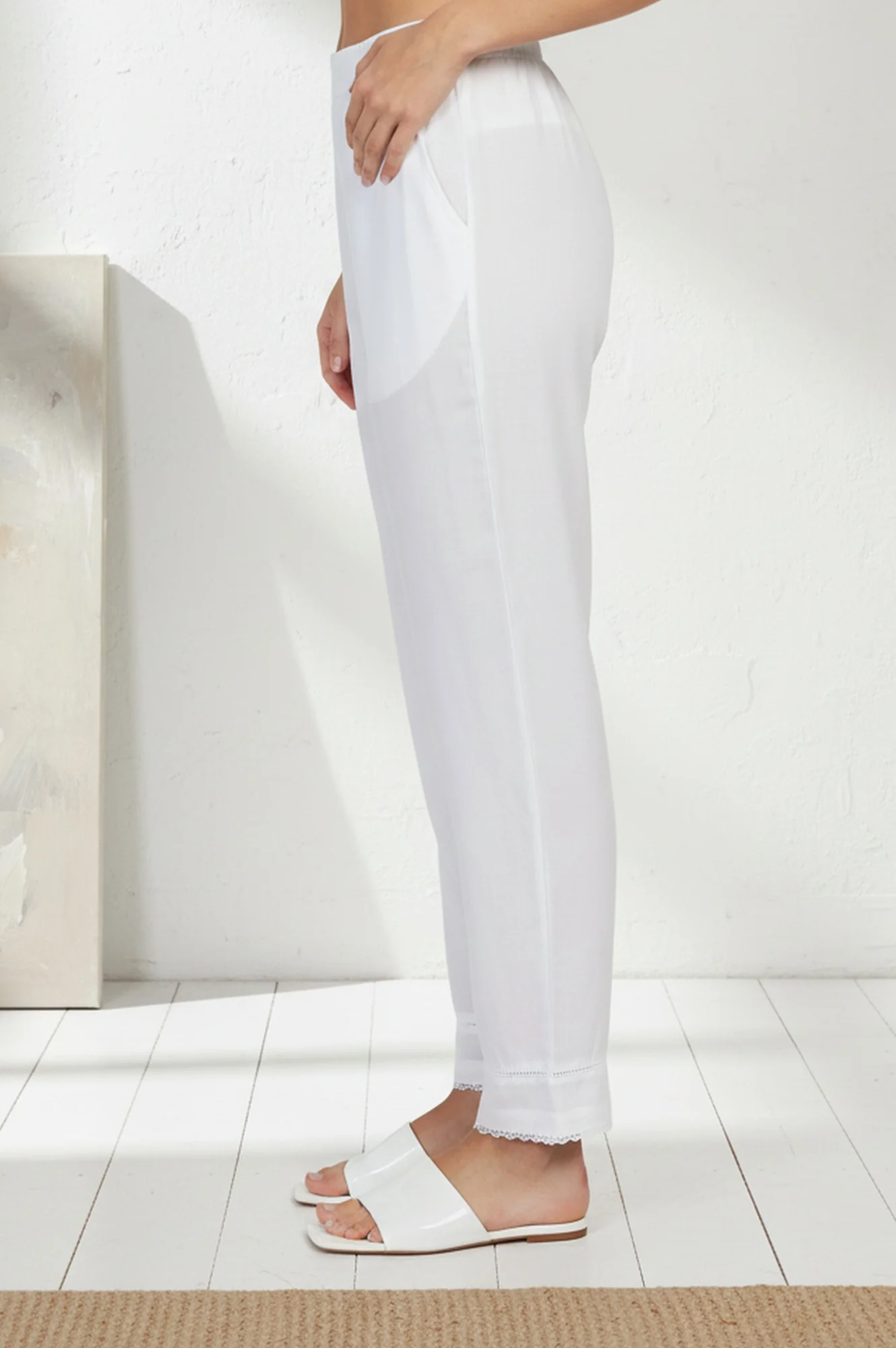 White Solid Pure Cotton Ankle Length Trousers - Image 5
