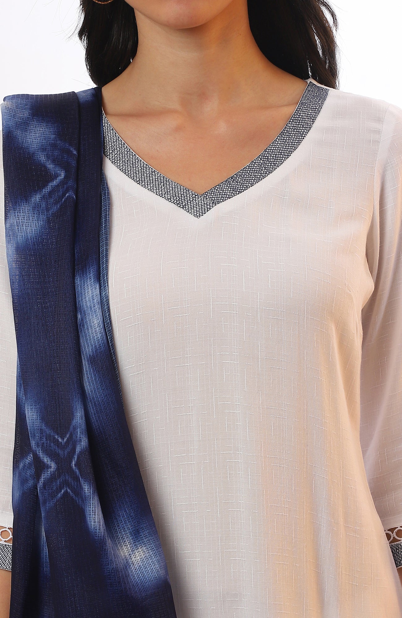 White Solid Straight Kurta with Palazzo & Dupatta Set - Image 4