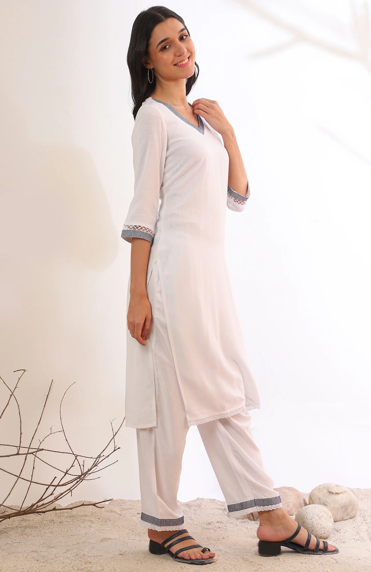 White Solid Straight Kurta with Palazzo & Dupatta Set - Image 7