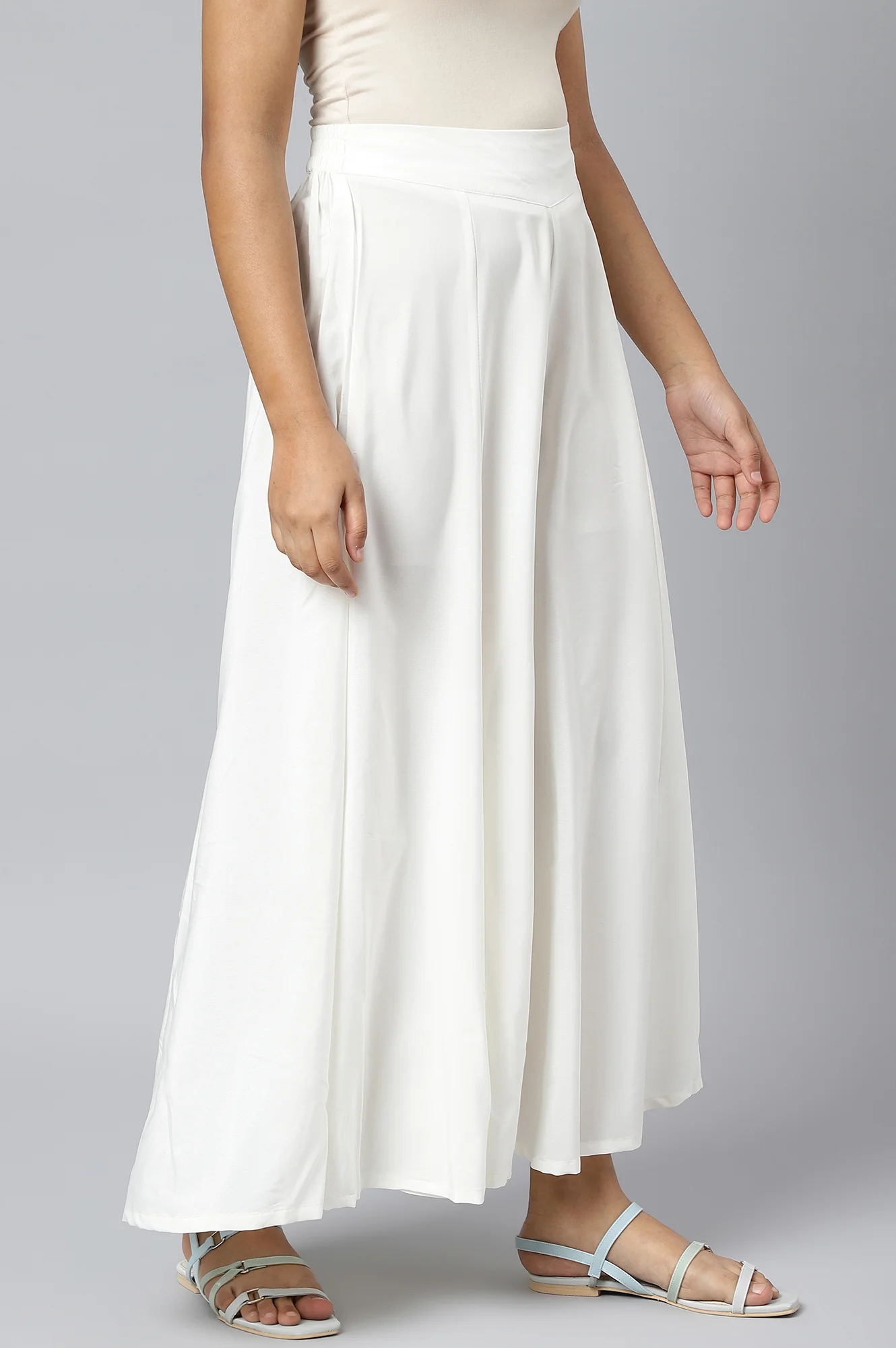 White Solid Thread Work Cotton Blend Straight Kurta and Palazzo Set - Image 3