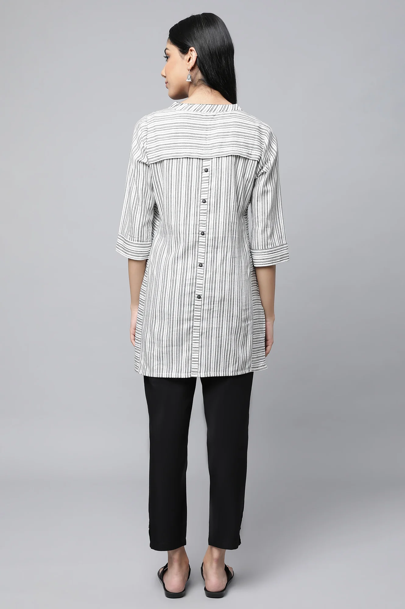 White Striped Collar Band With V-Slit Kurti - Image 2