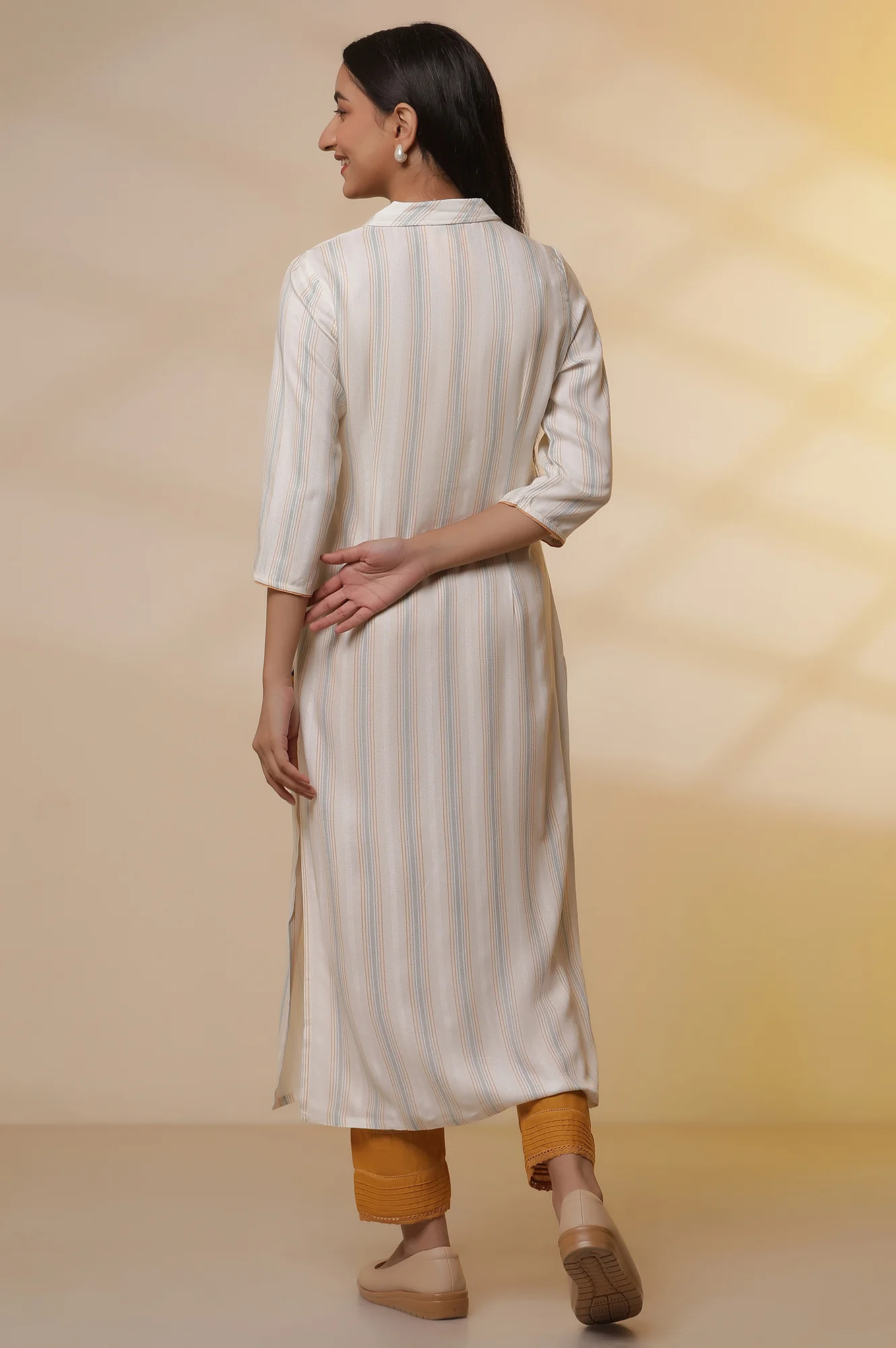 White Striped Straight Casual Kurta and Trousers Set - Image 4