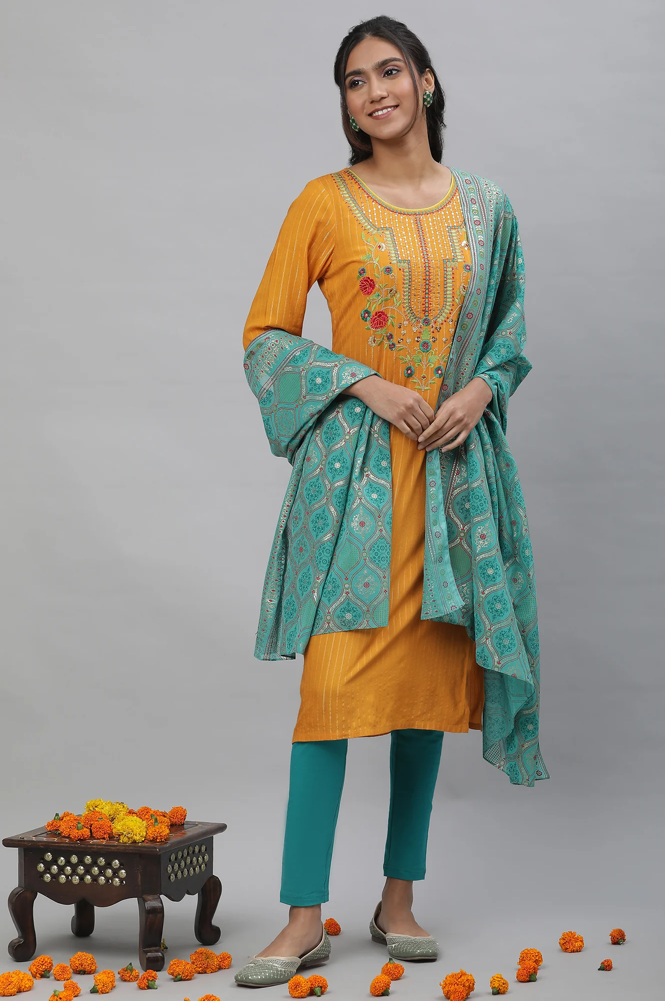 Yellow Embroodered Festive Kurta - Image 5