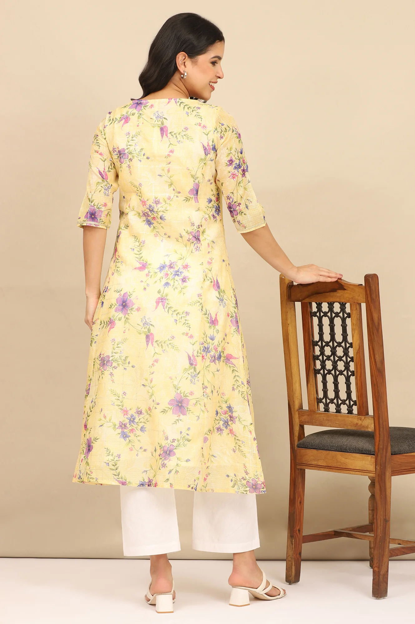 Yellow Floral Printed A-line Kota Kurta in Boat Neck - Image 6