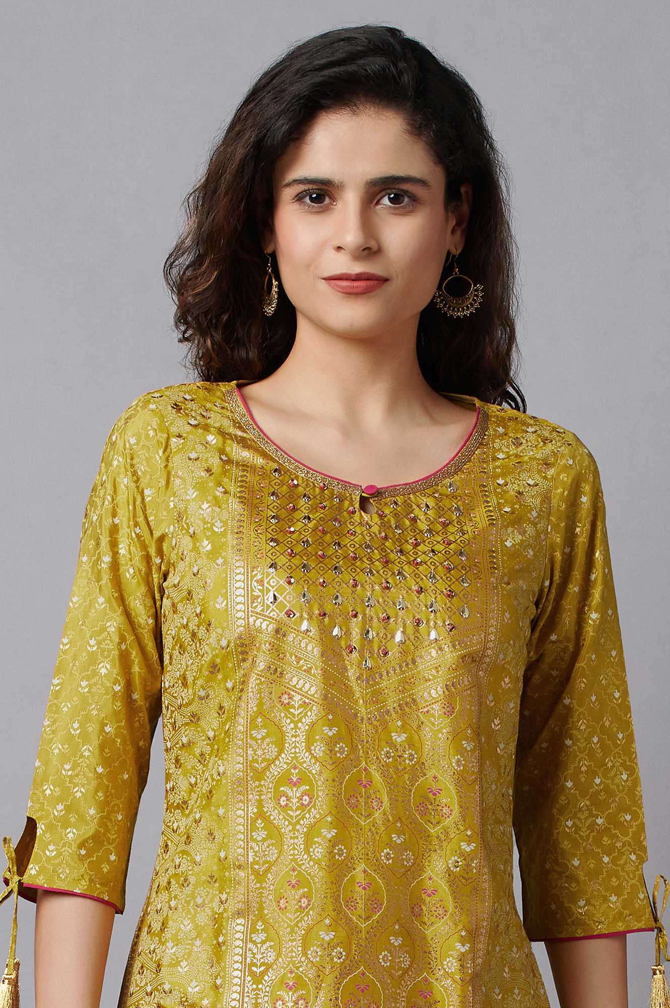 Yellow Floral Printed Kurta - Image 6