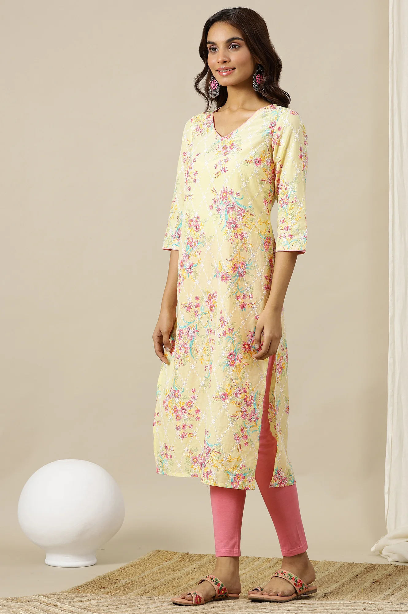 Yellow Floral Printed Schiffli Embroidered Straight Kurta in V-Neck - Image 4