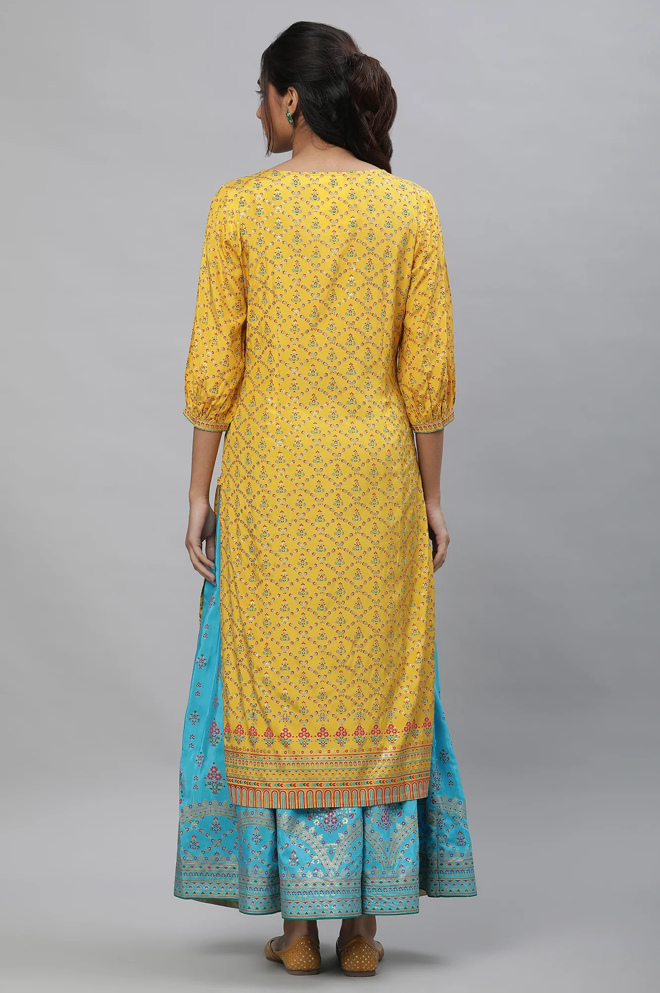 Yellow Foil Printed Embellished Festive Kurta - Image 4