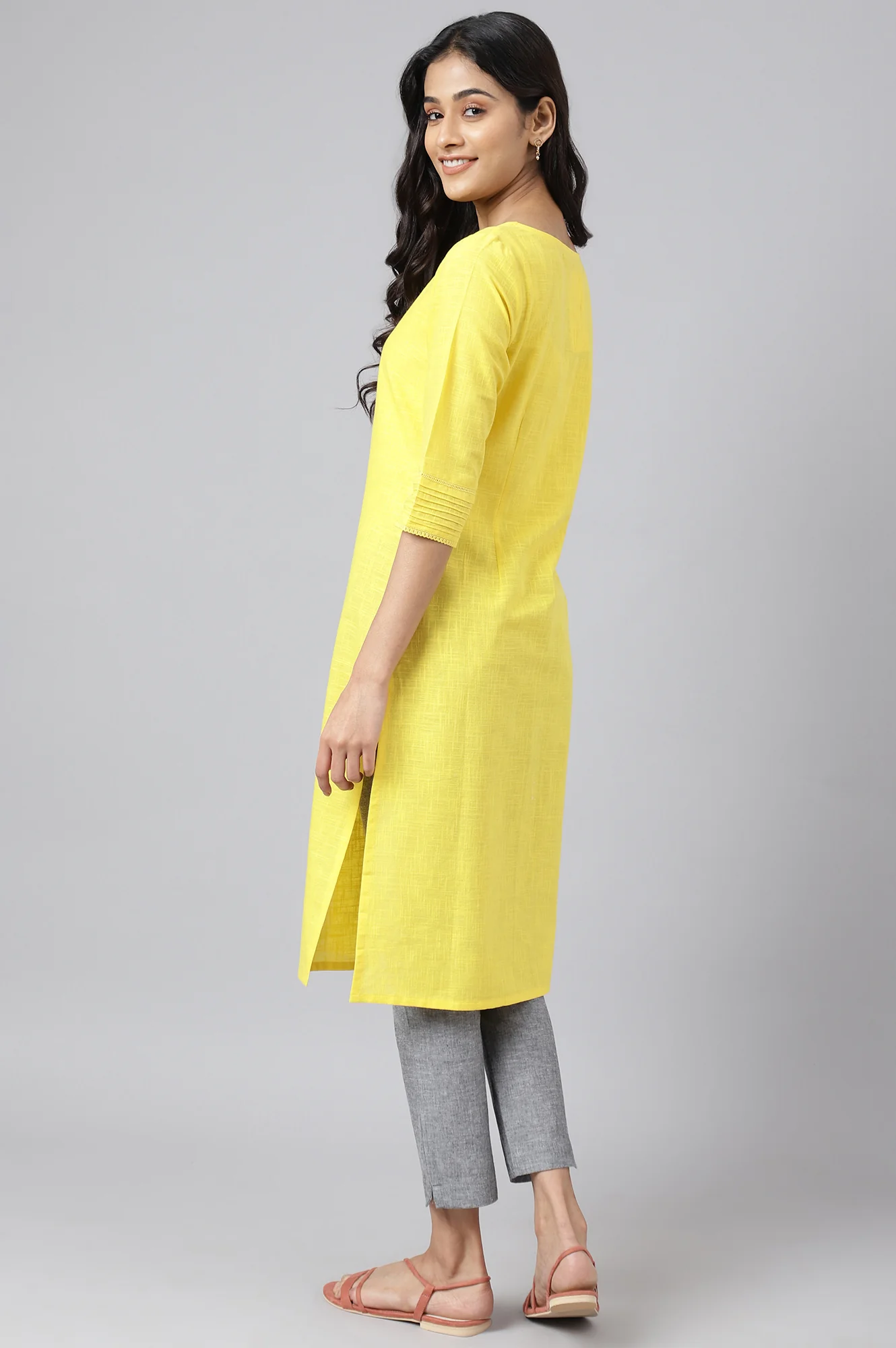 Yellow Rayon Kurta With Lace Detail - Image 5