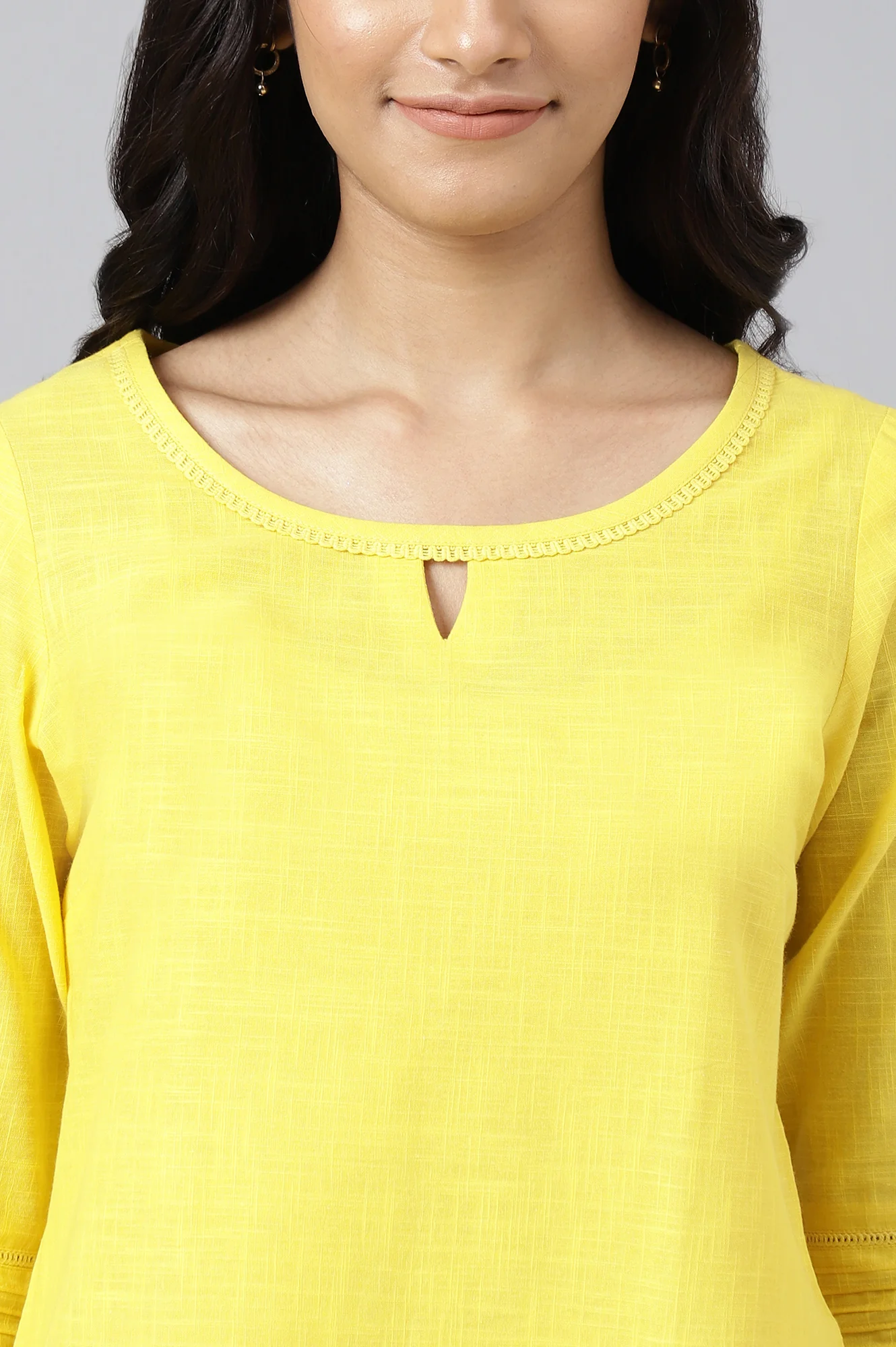 Yellow Rayon Kurta With Lace Detail - Image 9